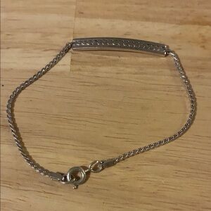 Avon Vintage Soft Silhouette Silver Bracelet‎